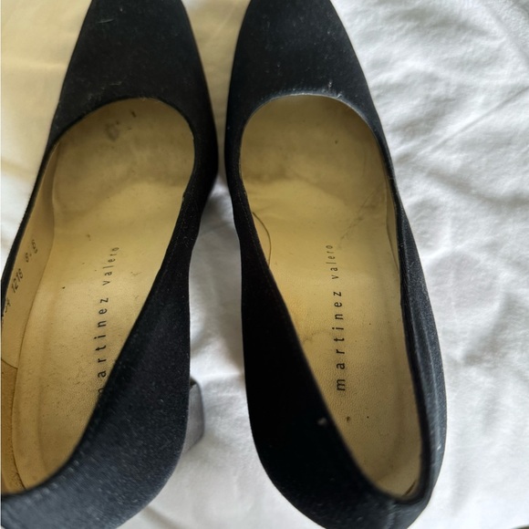 Martinez Valero Black Heels (size: 8 1/2) - Picture 4 of 6